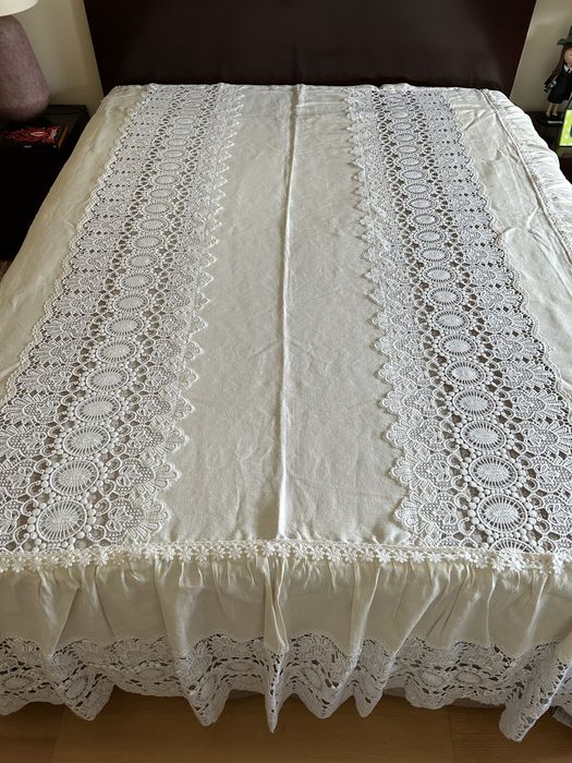 Colcha em linho e renda + 2 fronhas