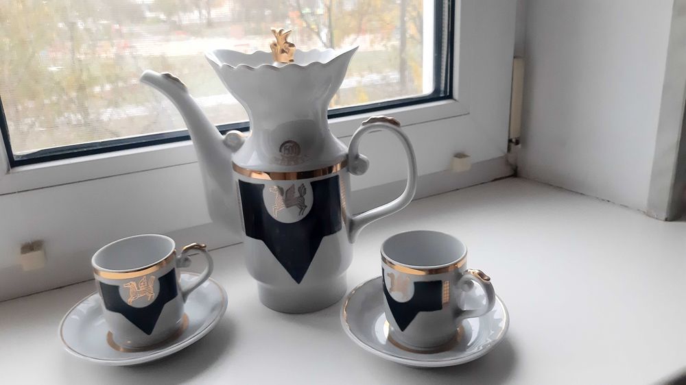 Порцеляновий сервіз