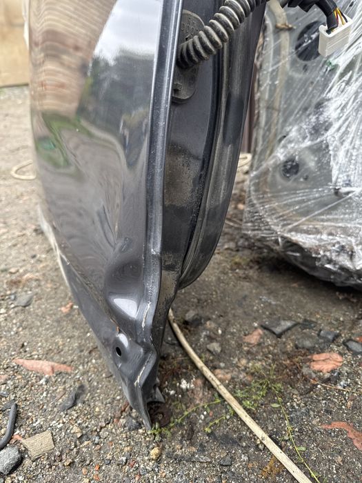 Двері Субару форестер SK