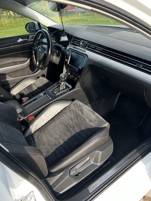 Volkswagen Passat 2.0 TDI  R-line