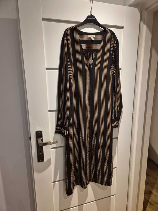 Czarna sukienka w paski maxi hm