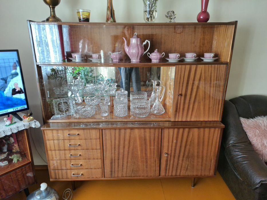 Sprzedam piękne, klasyczne meble PRL