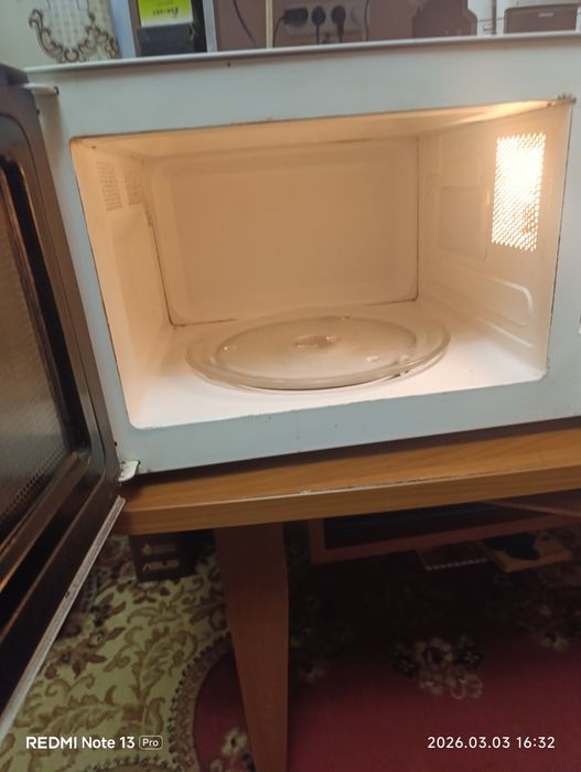 Мікрохвильова піч Samsung