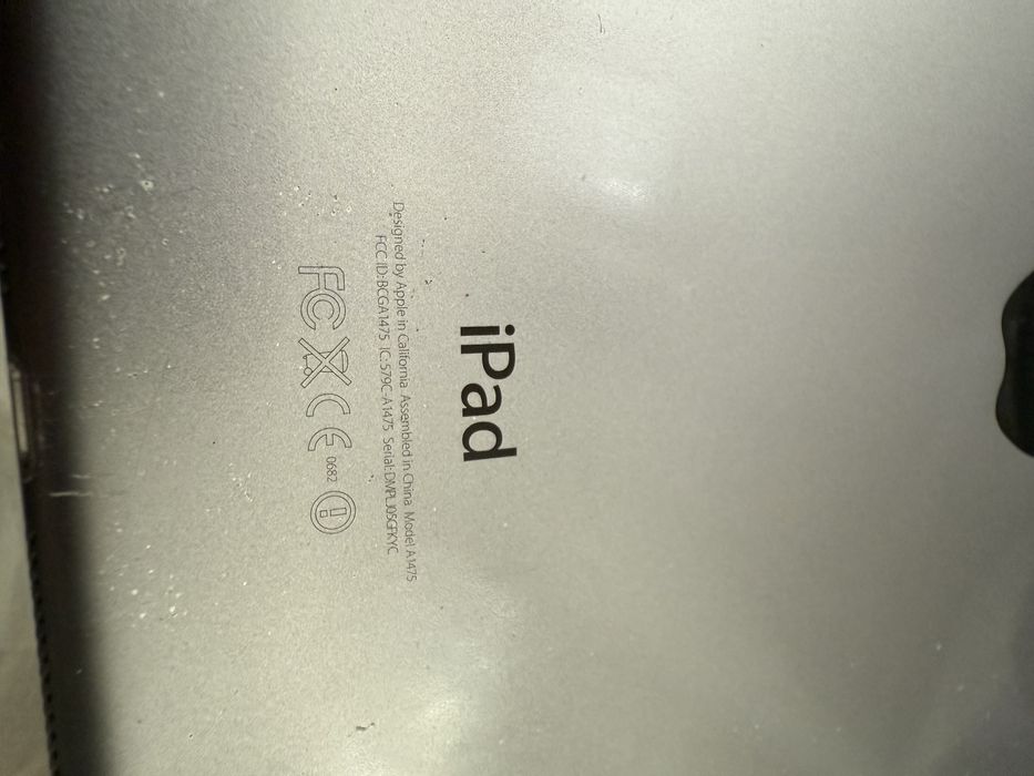 Apple iPad моделі A1475 планшет