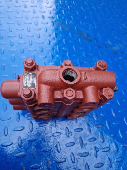 Rozdzielacz hydrauliczny 3-sekcyjny