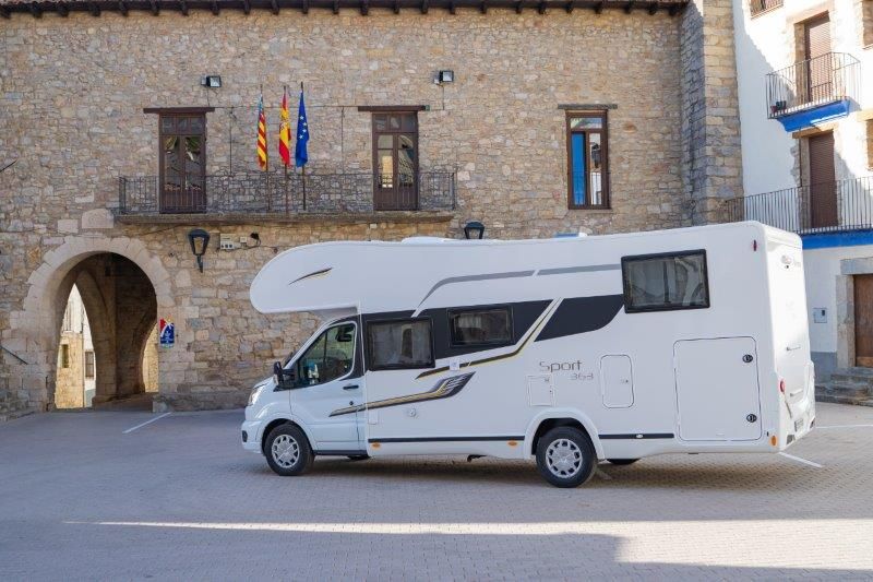 Kamper wynajem Toruń wypożyczalnia Camper Campery 4-5-cio osobowy