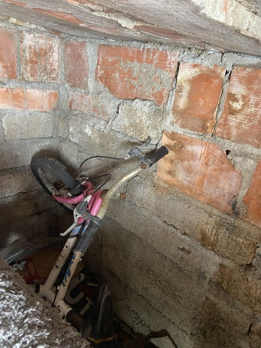 Bicicletas usadas com pecas em falta.