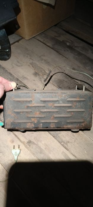 Автомобильные зарядное устройство с регулятором напряжения 700гр.