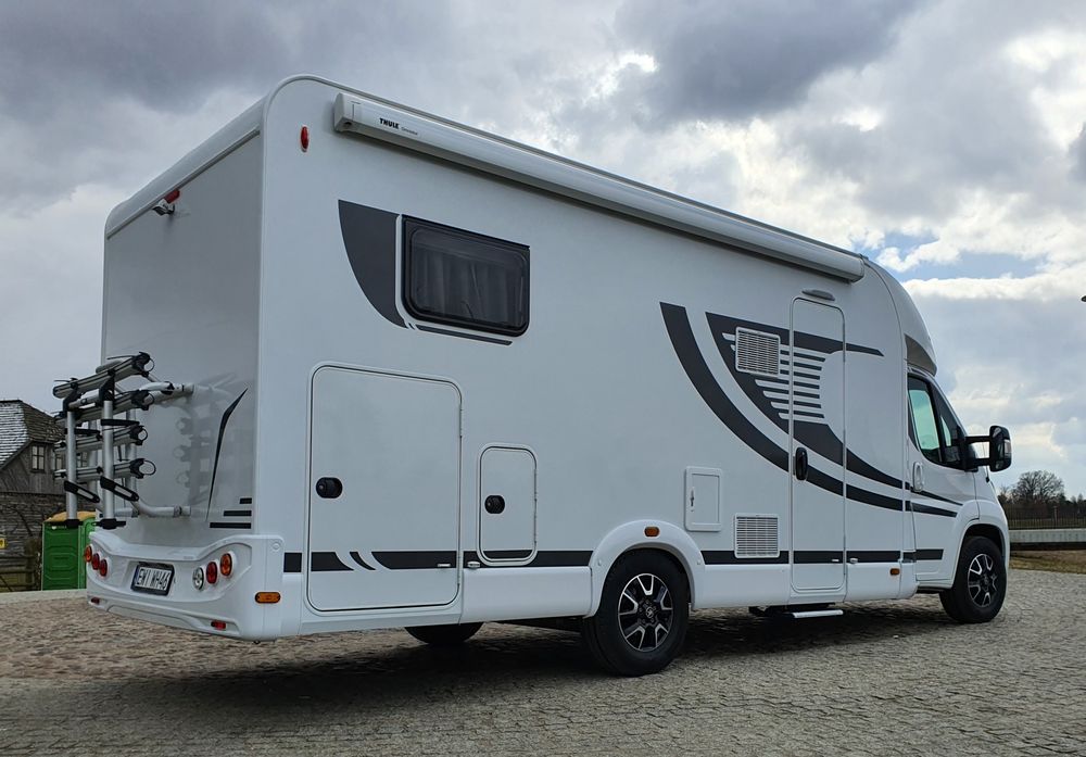 Wynajem kamper camper Sieradz 4 os. półintegra knaus