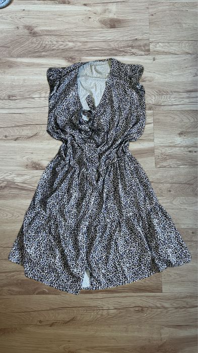 Sukienka wzorzysta na lato