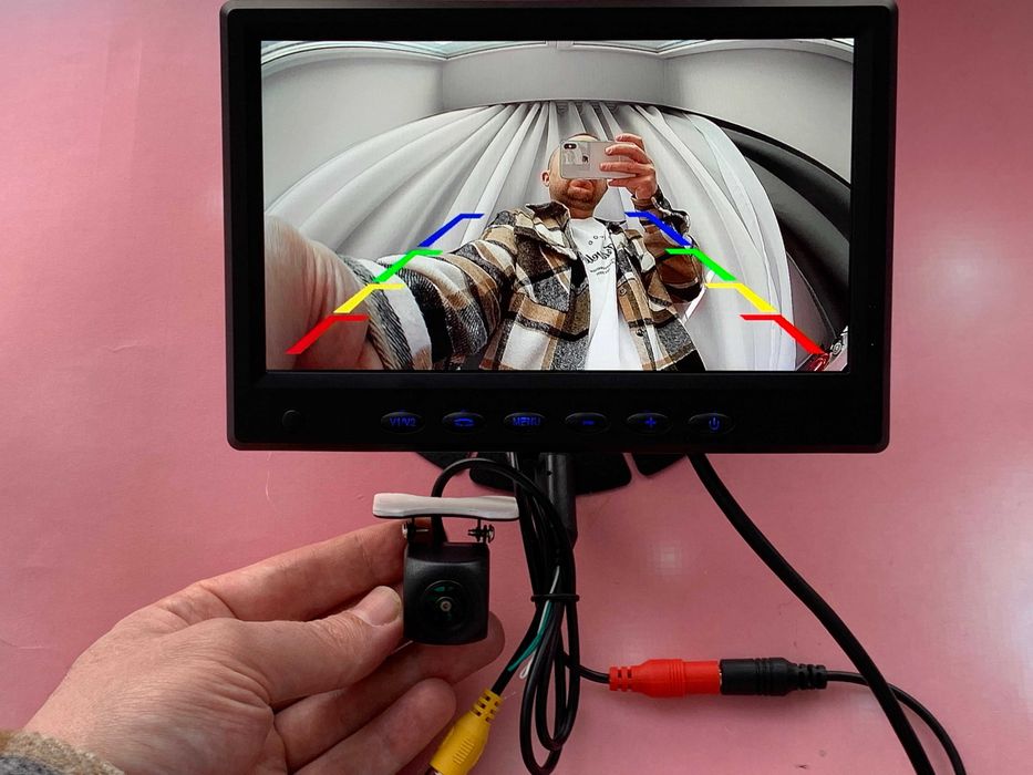 Очень качественный AHD монитор с QLED матрицей