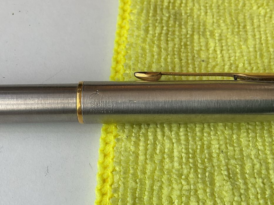 Varias lapiseiras e caneta da Parker