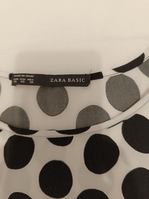 Blusa com manga 3/4, bolas pretas, tamanho XS da Zara