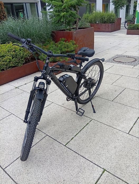 Wynajem rowerów elektrycznych Duży zasięg, szybkie ładowanie 5A