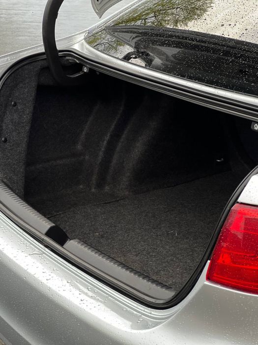 Продам volkswagen jetta 6 2,5 2011 технічно ідеальна