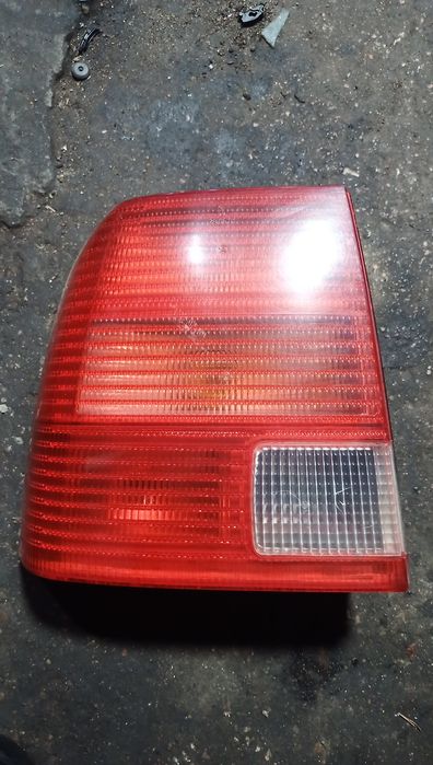 VW Passat B5 lampa lewa tył sedan