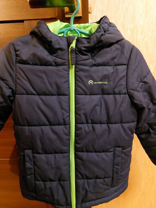 Продам фирменную куртку 116см