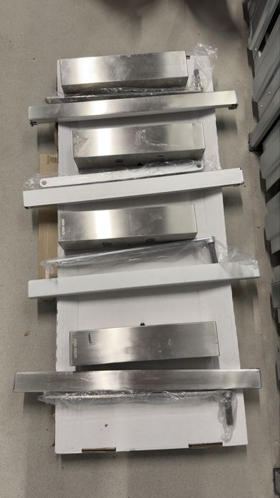 Samozamykacze szynowe Assa Abloy DC240/DC340