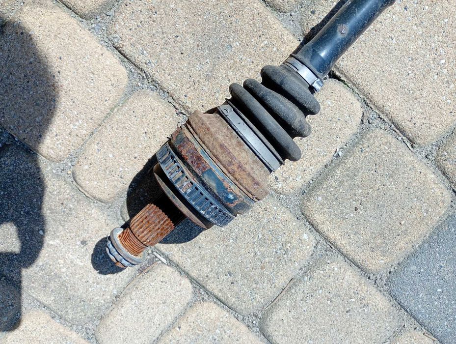 Półoś lewy tył Bmw E81 E87 E90 E91 E92 lift N47