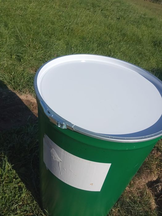 Beczki plastikowe 200 litrów