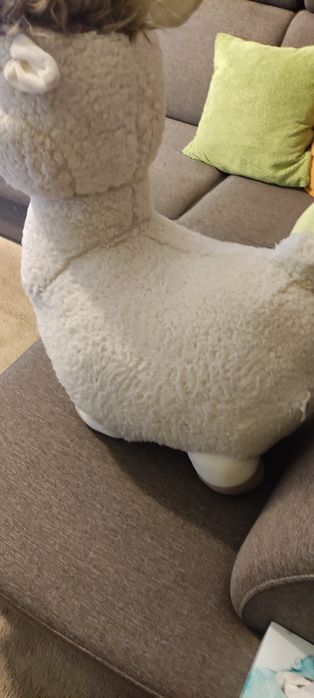 Leżaczek i owieczka zabawka