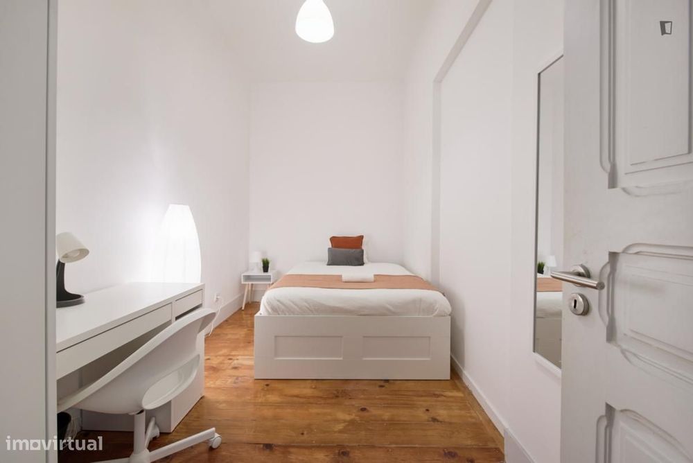 Quarto - localizado em Entrecampos Lisbon