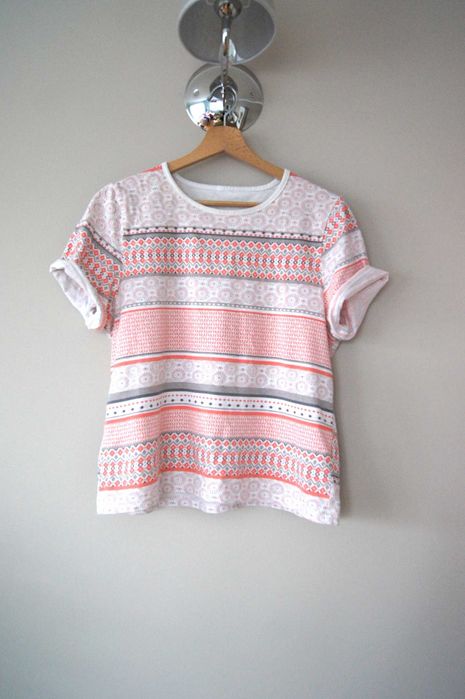 szary pomarańczowy t-shirt w azteckie wzory 36S 38M aztec bluzka biała