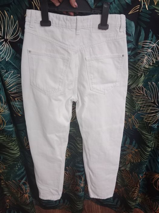 Białe spodnie mom fit 34