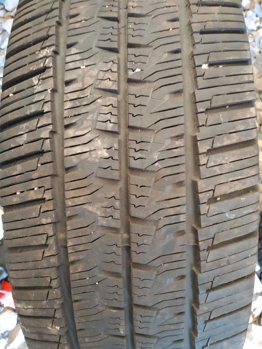 235 65 R 16 C   Continental Vancontactseason  2 sztuki