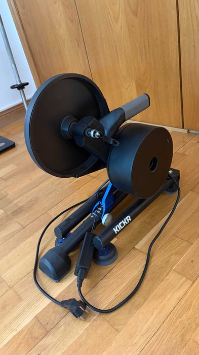 Wahoo KICKR V5 (2020) – Rolo inteligente + cassete 11v Lumiar • OLX.pt