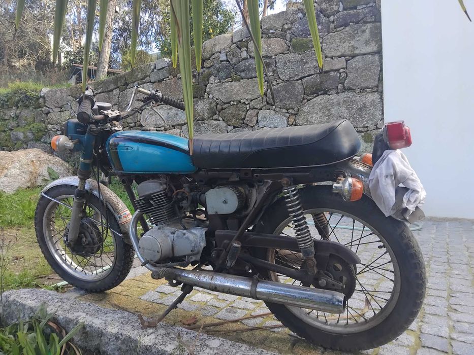 Honda 125 para reparação
