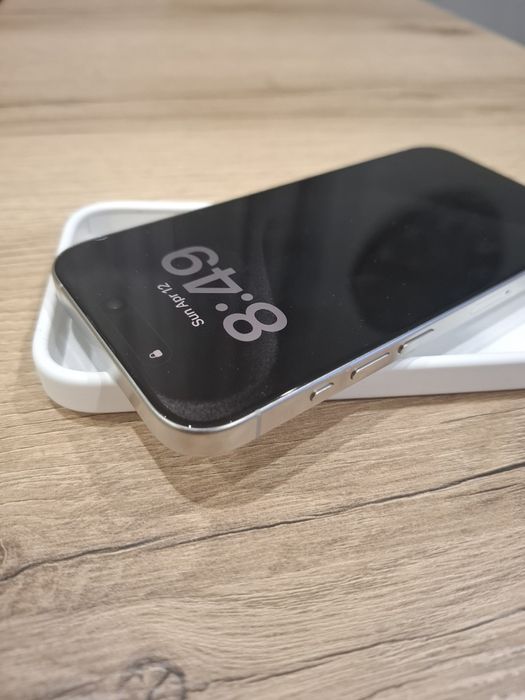 iPhone 15 pro 256GB biały tytan