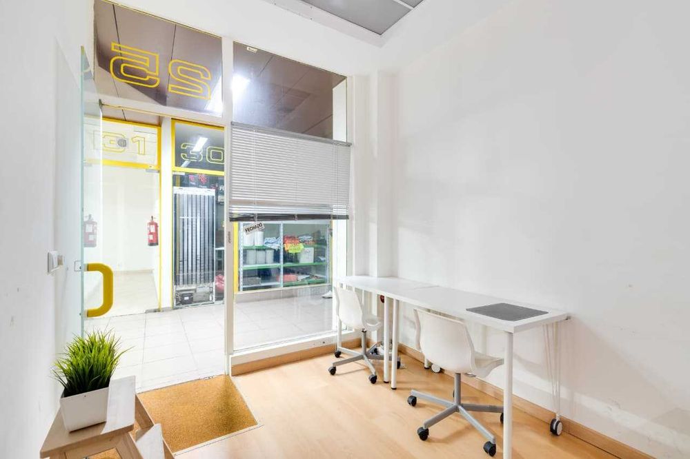 Loja/Escritório localizado no Centro Comercial Stromp