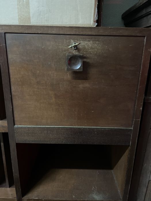 Mobel antigo de arquivo