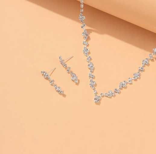 Srebrny komplet biżuterii z cyrkoniami