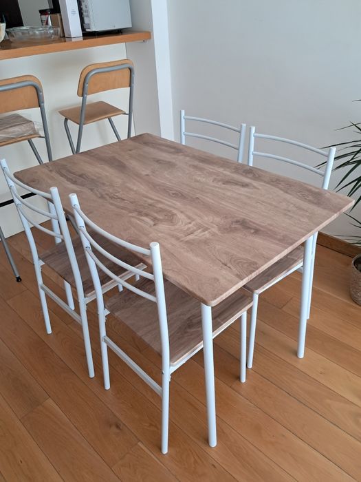 Mesa e 4 Cadeiras