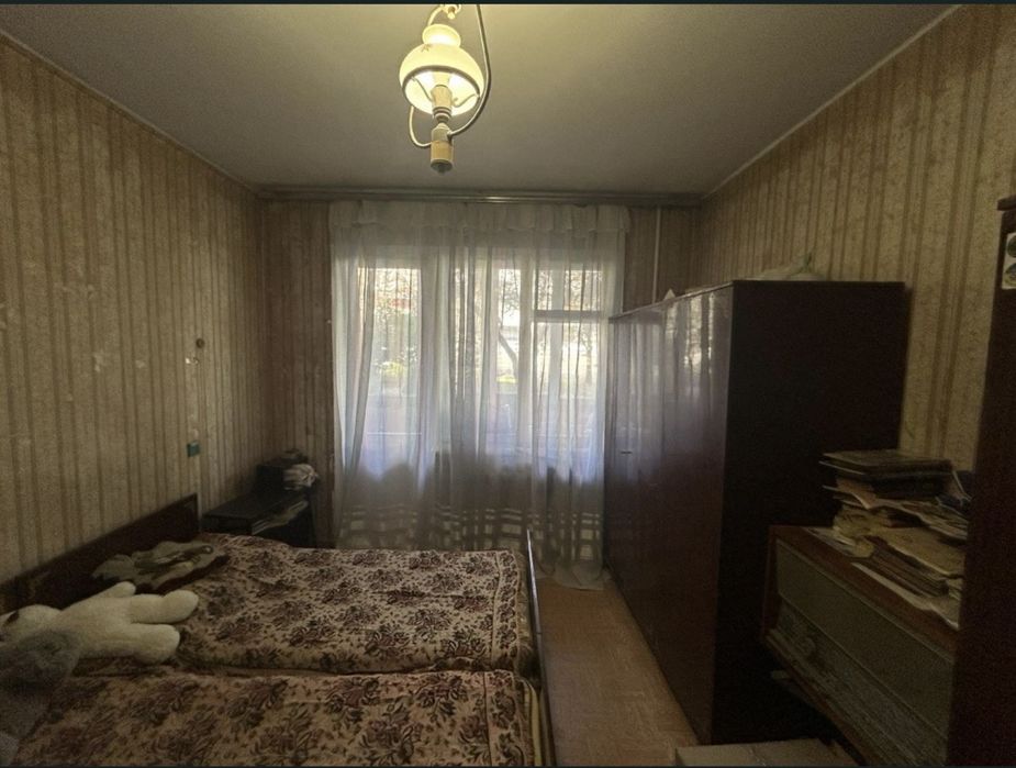 Продаж 4-кімнатної квартири