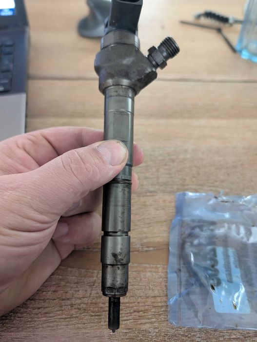 Wtryskiwacz 2.0 TDI 03L130277J Bosch - do regeneracji