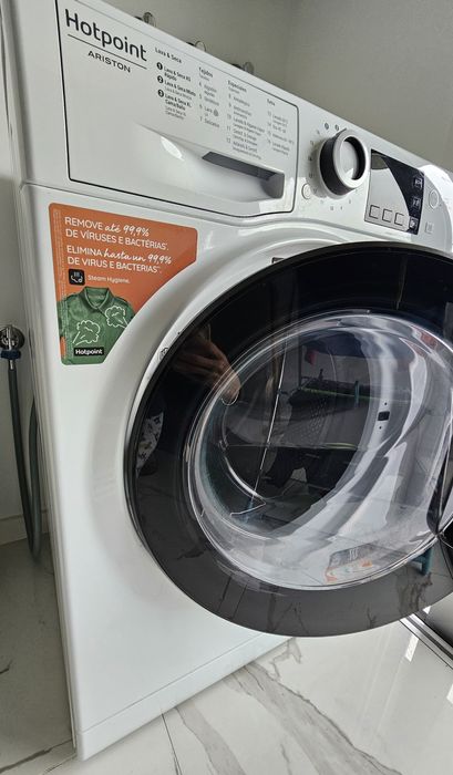 Máquina de lavar e secar roupa