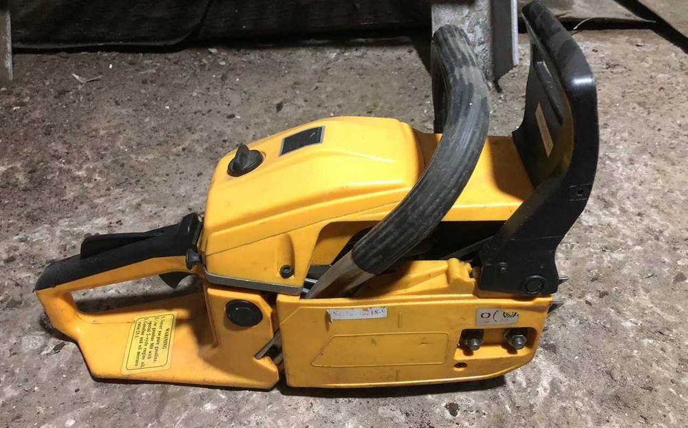 Продаю Бензопилу "GS4500"