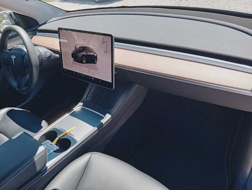 Tesla Model Y — fotografia 4