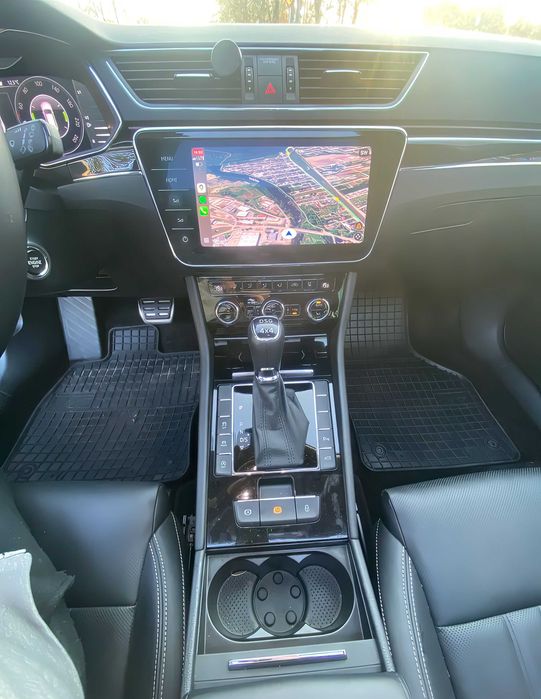 Skoda Superb      2021