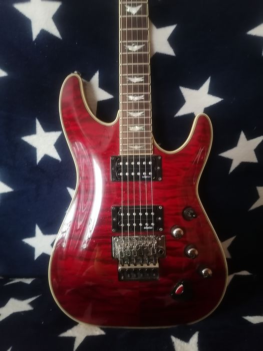 Електрогітара в ідеальному стані.