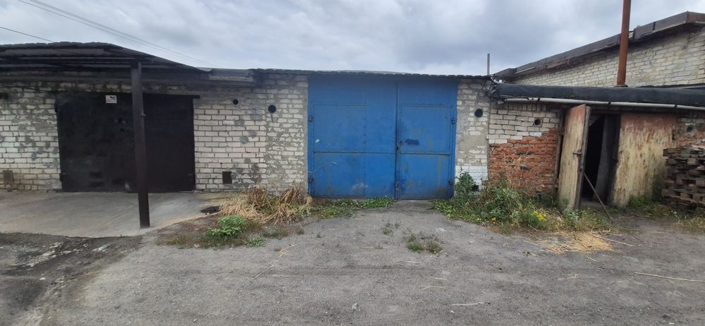Продам гараж за недостроенной поликлиникой.