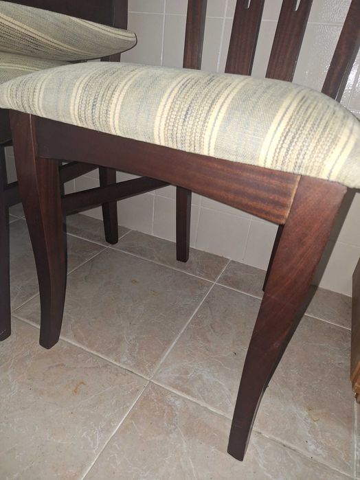 Cadeiras em bom estado