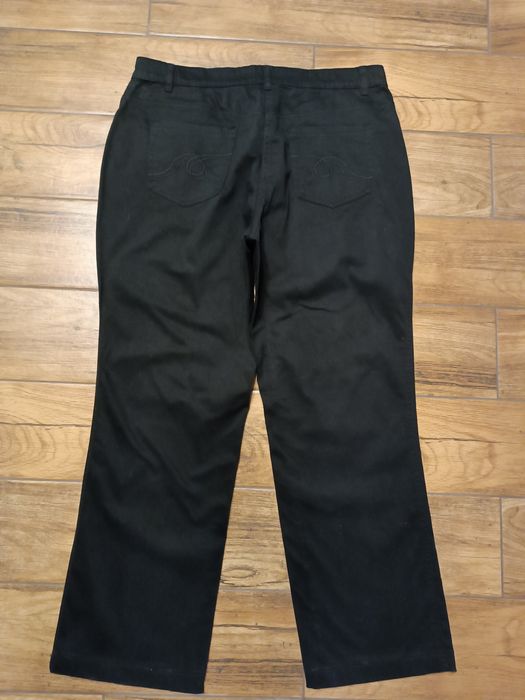 Czarne spodnie firmy Cecilia classics rozmiar 44