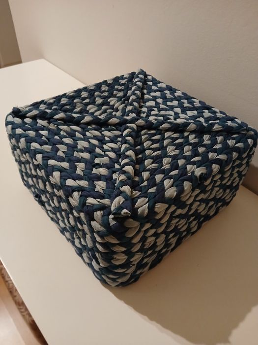 Caixa plástica forrada a tecido azul