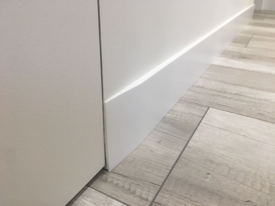 Плінтус МДФ, фарбування, гарний монтаж, без вихідних