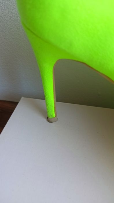 Piękne szpilki rozmiar 39 jak nowe!