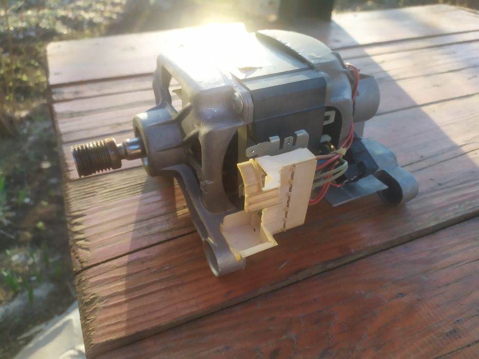 Мотор с стиральной машины